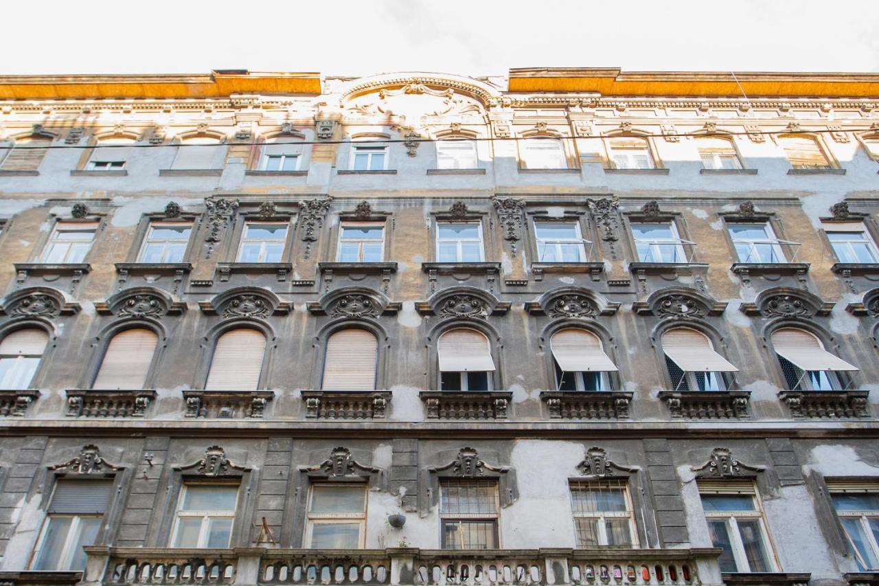 Inviting Flat In The Heart Of Town Apartment Budapest Exterior photo